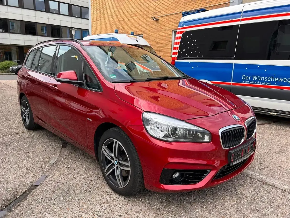 Gebraucht BMW 218 Sport Line 150 PS (110 kW) 2017 Rot Kombi