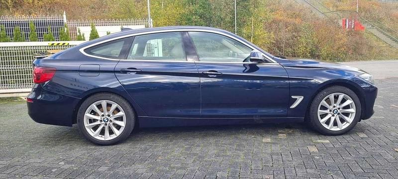 Imperialblau Gebraucht 2019 BMW 320 Sport Line Limousine | 16.500 € (Superpreis) - Bild 1/4