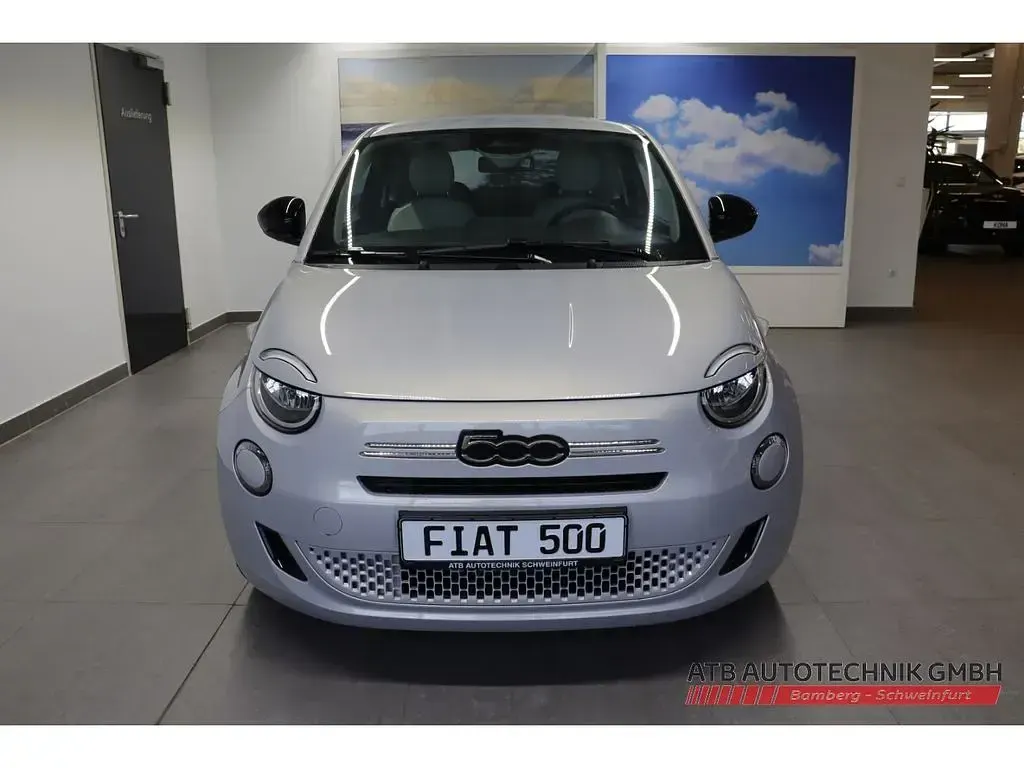 Neu Fiat 500 Icon 65 PS (47 kW) 2026 Schwarz Limousine