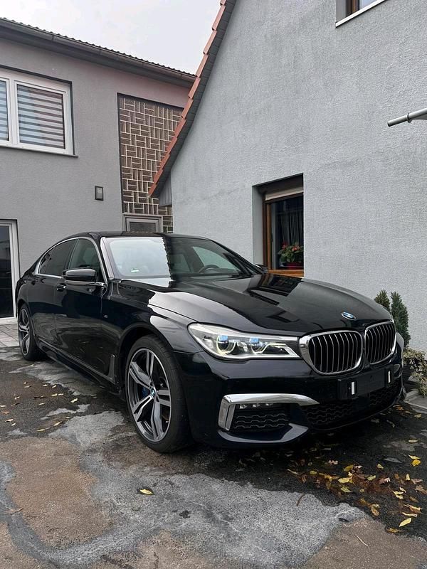 Schwarz Gebraucht 2017 BMW 730 M Sport Limousine | 26.900 € (Guter Preis) - Bild 1/4