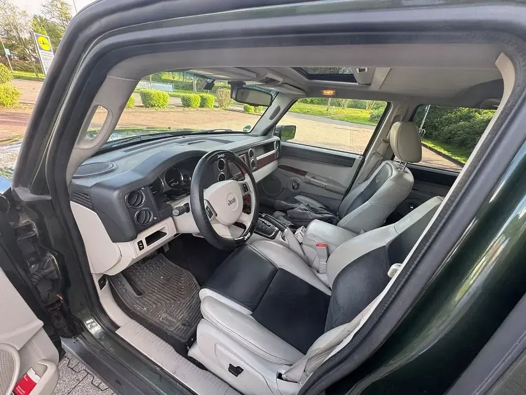 Gebraucht Jeep Commander Overland 218 PS (160 kW) 2009 Grün SUV