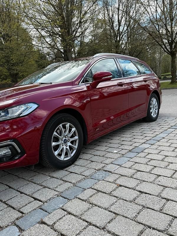 Usata Ford Focus Titanium 190 CV (139 kW) 2019 Rosso Station wagon
