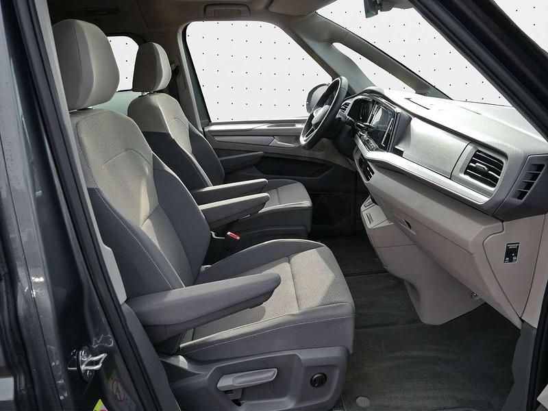 Gebraucht VW Multivan Life 150 PS (110 kW) 2024 Indiumgrau metallic Van