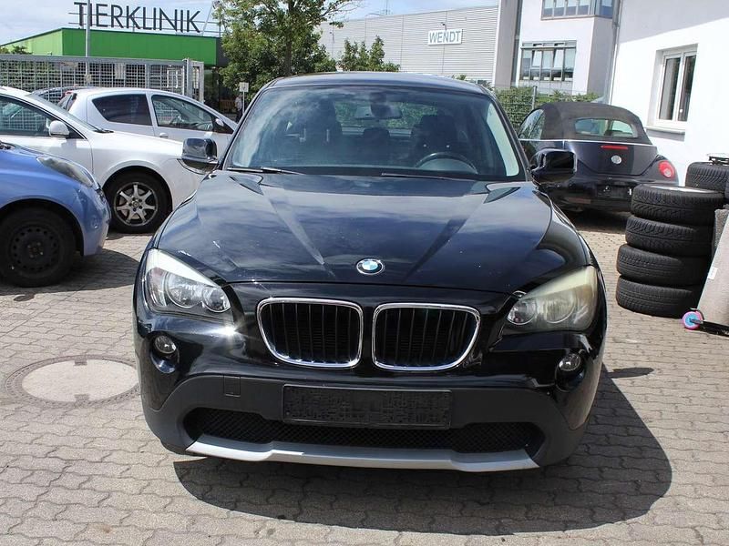 Schwarz 2 Gebraucht 2010 BMW X1 SUV | 4.900 € (Fairer Preis) - Bild 1/4
