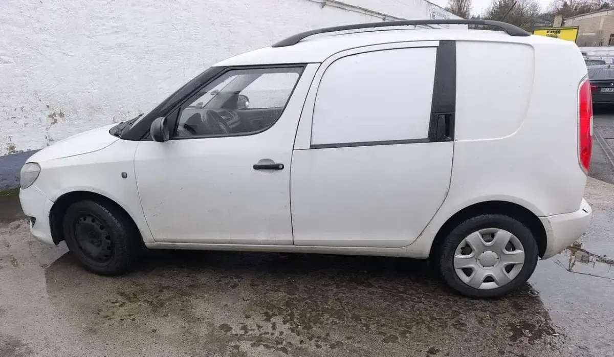 Gebraucht Skoda Roomster 90 PS (66 kW) 2012 Weiß Van / Kleinbus