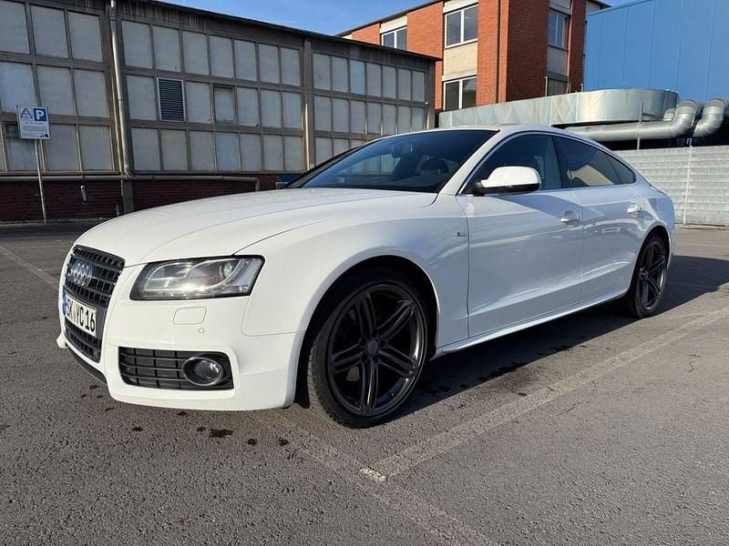 Weiß Gebraucht 2011 Audi A5 Sportback S-Line Kleinwagen | 9.800 € (Etwas zu teuer) - Bild 1/4