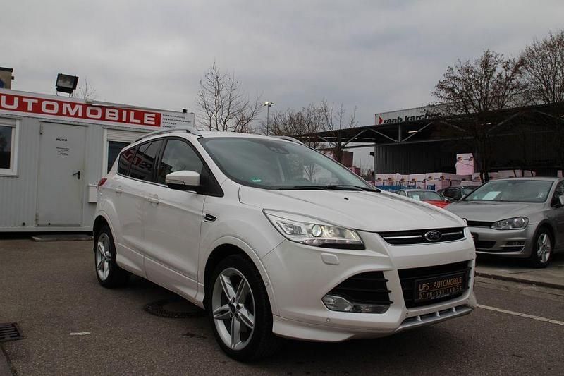 Gebraucht Ford Kuga Individual 163 PS (119 kW) 2013 Weiß SUV