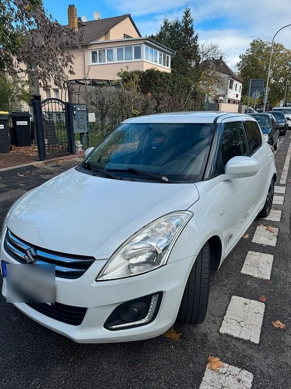 Weiß Gebraucht 2016 Suzuki Swift X-TRA Kleinwagen | 5.899 € (Guter Preis) - Bild 1/4