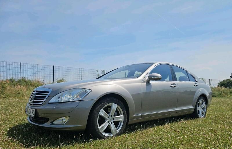Grau Gebraucht 2007 Mercedes S500 Limousine | 11.800 € (Fairer Preis) - Bild 1/4