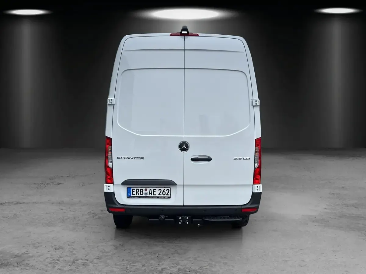 Gebraucht Mercedes Sprinter 150 PS (110 kW) 2026 Arktikweiß Van