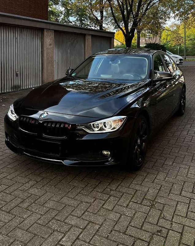 Gebraucht BMW 320 Sport Line 184 PS (135 kW) 2012 Limousine