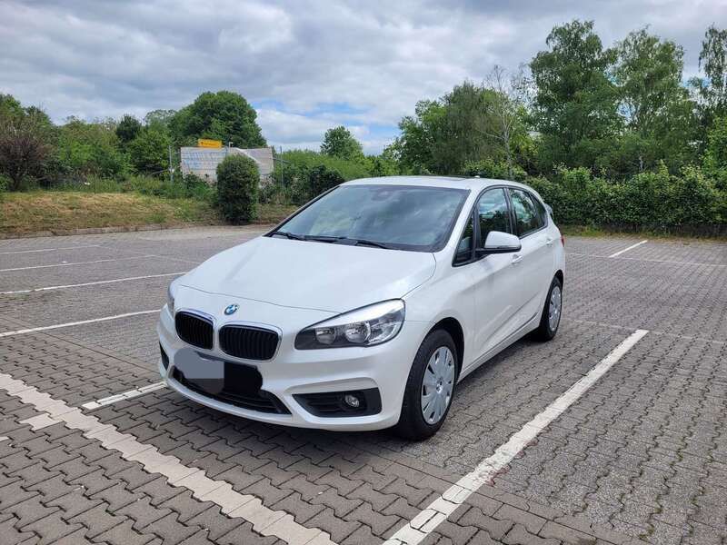 Gebraucht 2015 BMW 218 Active Tourer Advantage Van / Kleinbus | 8.750 € (Superpreis) - Bild 1/4