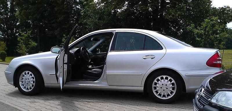 Gebraucht Mercedes E320 Elegance 224 PS (164 kW) 2002 Silber Limousine