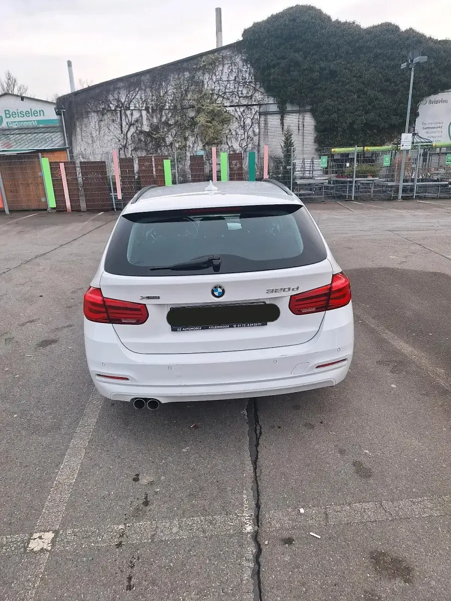 Gebraucht BMW 320 190 PS (139 kW) 2016 Weiß Limousine