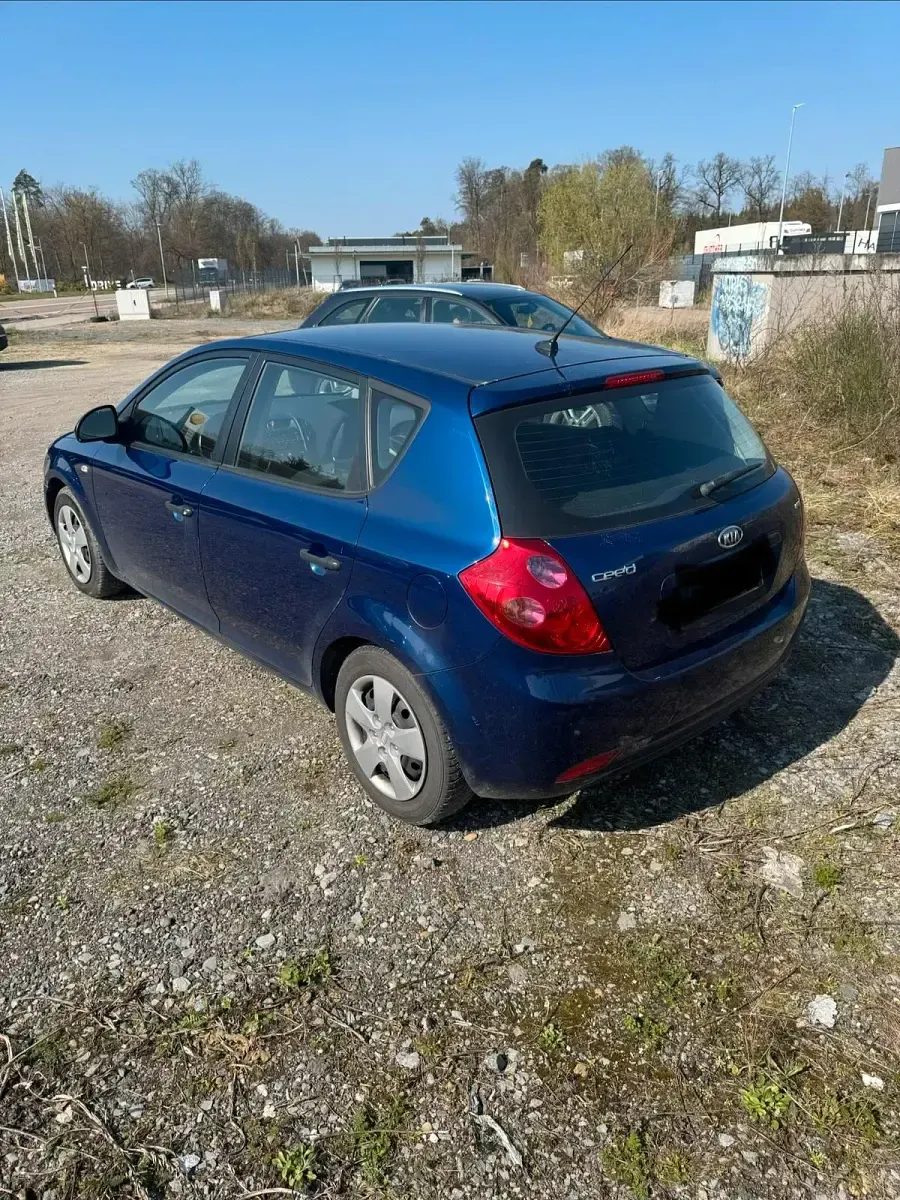 Gebraucht Kia Ceed 115 PS (84 kW) 2007 Blau Kleinwagen