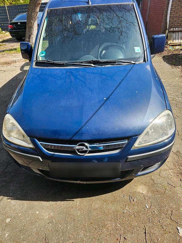 Second-hand Opel Combo 97 CP (71 kW) 2006 Albastru Monovolum