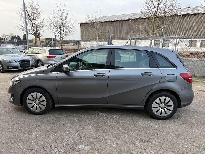 Gebraucht Mercedes B200 136 PS (100 kW) 2018 Grau Van / Kleinbus