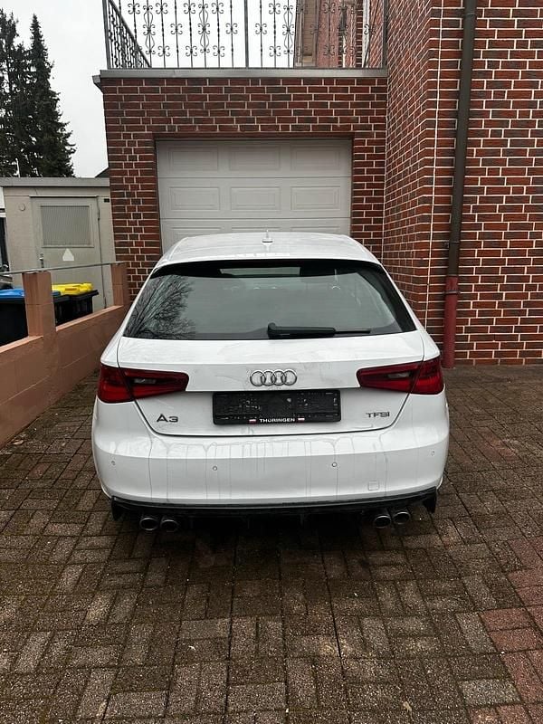 Gebraucht Audi A3 179 PS (131 kW) 2015 Weiß Coupé