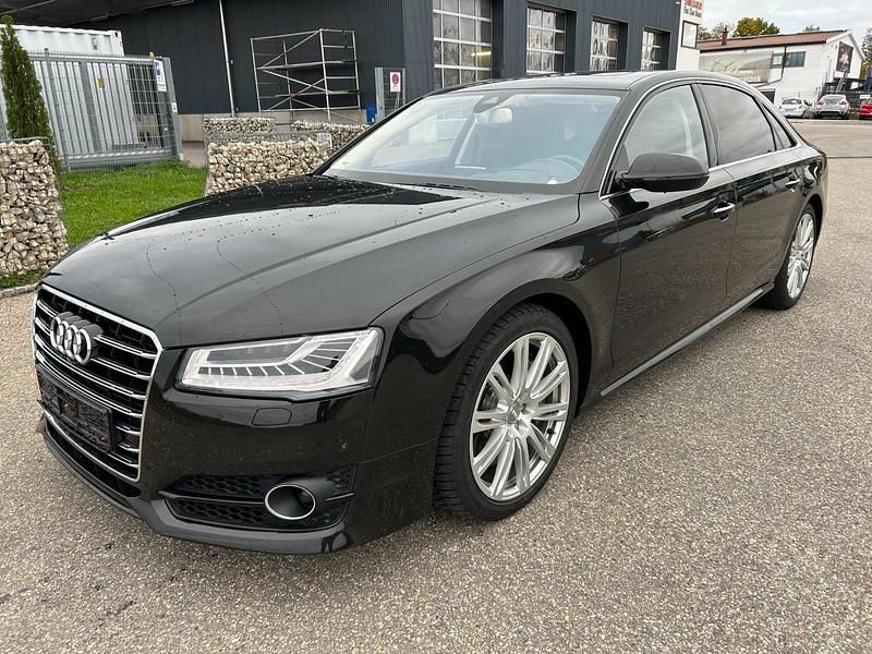 Schwarz Gebraucht 2016 Audi A8L Design Limousine | 29.900 € (Etwas zu teuer) - Bild 1/4