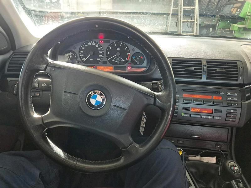 Gebraucht BMW 325 193 PS (141 kW) 2001 Limousine