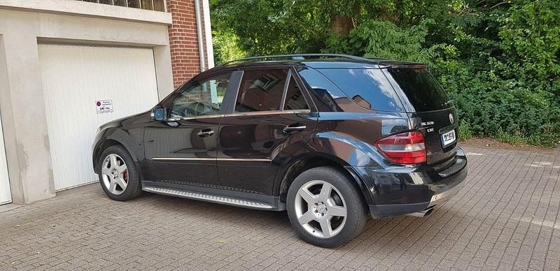 Schwarz Gebraucht 2007 Mercedes ML320 SUV | 6.700 € (Fairer Preis) - Bild 1/4