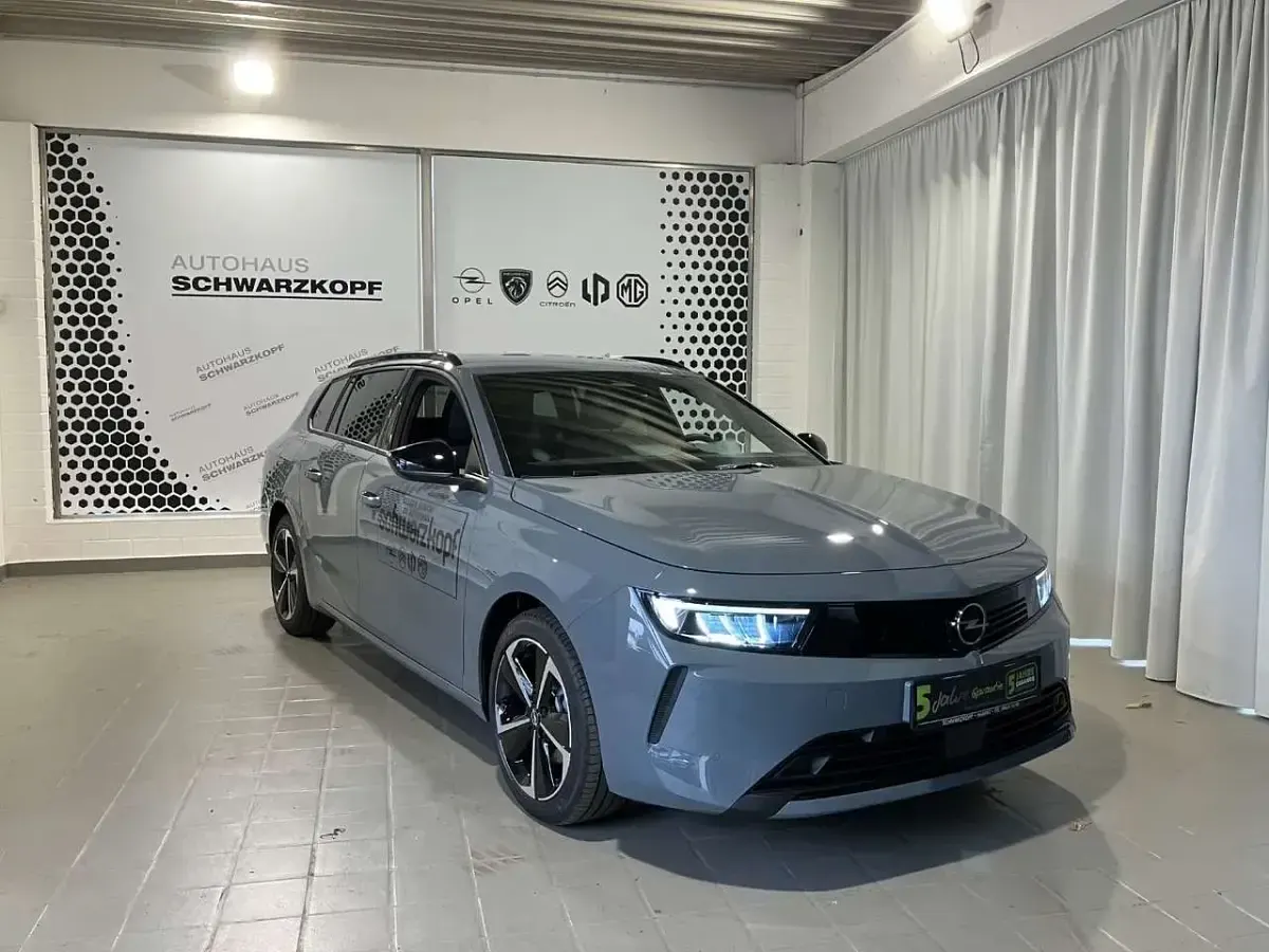 Gebraucht Opel Astra Edition 145 PS (106 kW) 2026 Grau Kombi