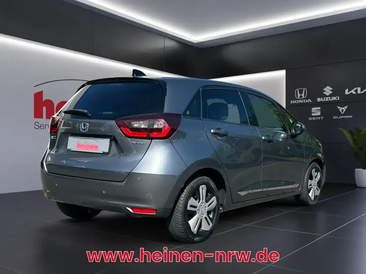 Usata Honda Jazz Executive 109 CV (80 kW) 2021 Grigio Utilitaria