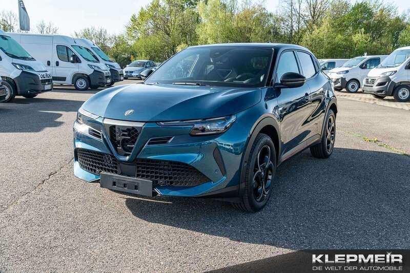 Blu navigli, metalliclackieru Neu 2024 Alfa Romeo Junior Edizione Speciale Limousine | 33.990 € (Fairer Preis) - Bild 1/4