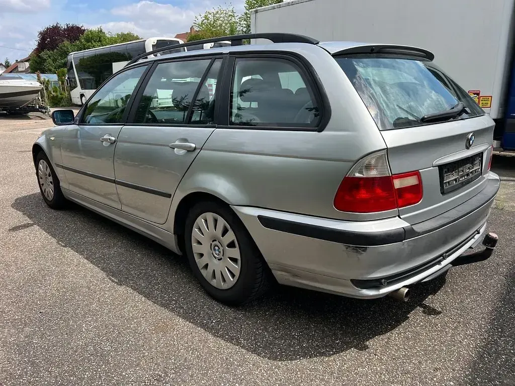 Gebraucht BMW 316 116 PS (85 kW) 2004 Grau Kombi