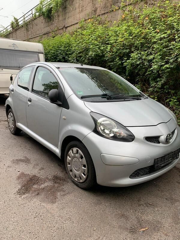 Silber Gebraucht 2009 Toyota Aygo Kleinwagen | 2.999 € (Fairer Preis) - Bild 1/4