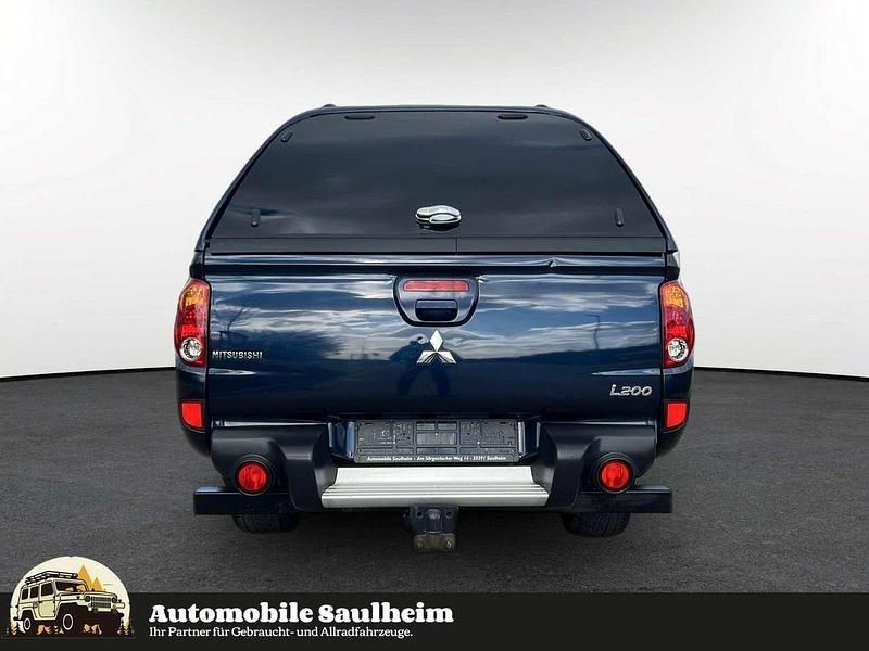 Gebraucht Mitsubishi L200 Intense 178 PS (130 kW) 2012 Blau Pickup