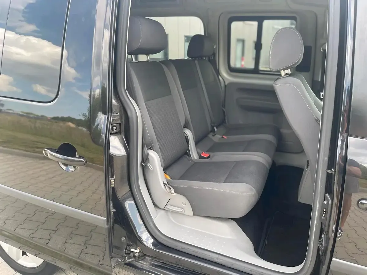 Gebraucht VW Caddy Maxi 105 PS (77 kW) 2010 Schwarz Van / Kleinbus