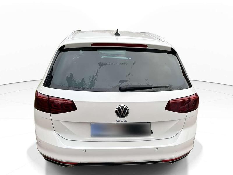 Gebraucht VW Passat GTE 156 PS (114 kW) 2020 Oryxweiß perlmutteffekt Kombi