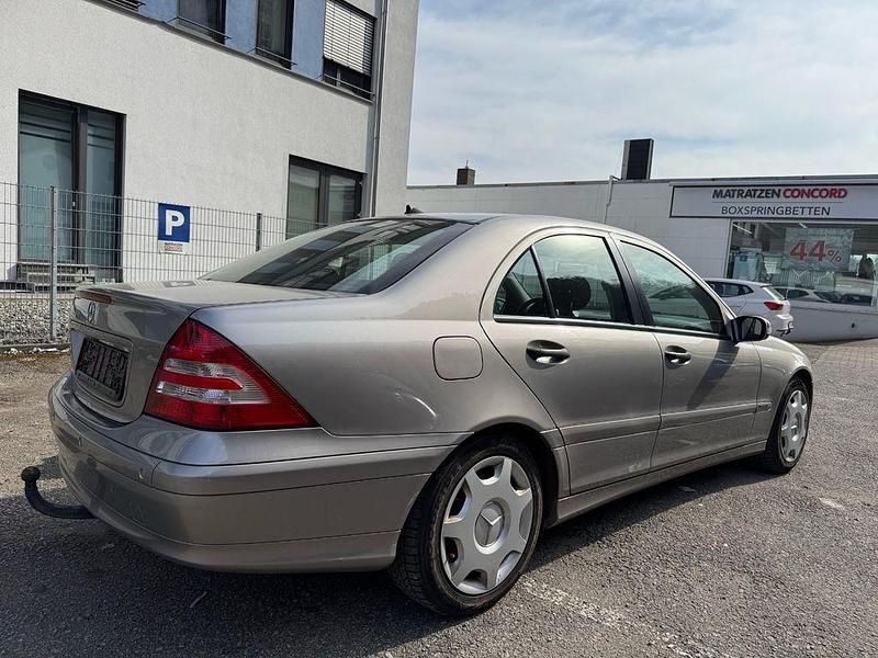 Gebraucht Mercedes C180 143 PS (105 kW) 2004 Silber Limousine