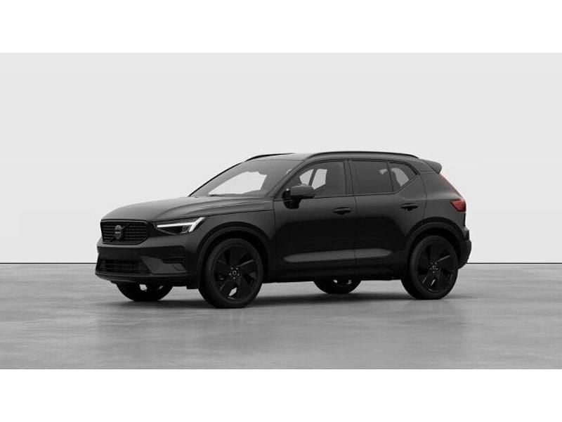 Neu Volvo XC40 Plus 163 PS (119 kW) 2026 Schwarz SUV