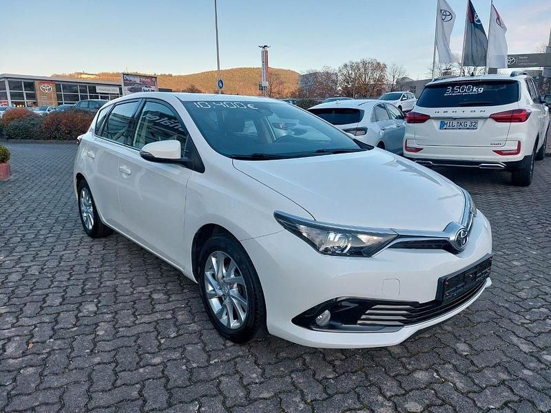 Gebraucht Toyota Auris Edition-S 116 PS (85 kW) 2016 Weiß Limousine