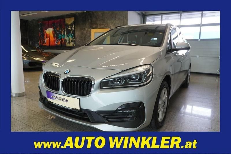 Silber Gebraucht 2020 BMW 216 Gran Tourer Sport Line Van / Kleinbus | 12.720 € (Fairer Preis) - Bild 1/4