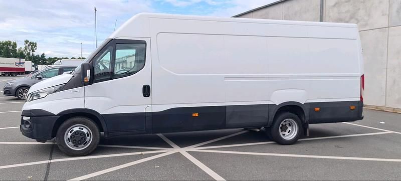 Gebraucht Iveco Daily 2016 Weiß Van / Kleinbus