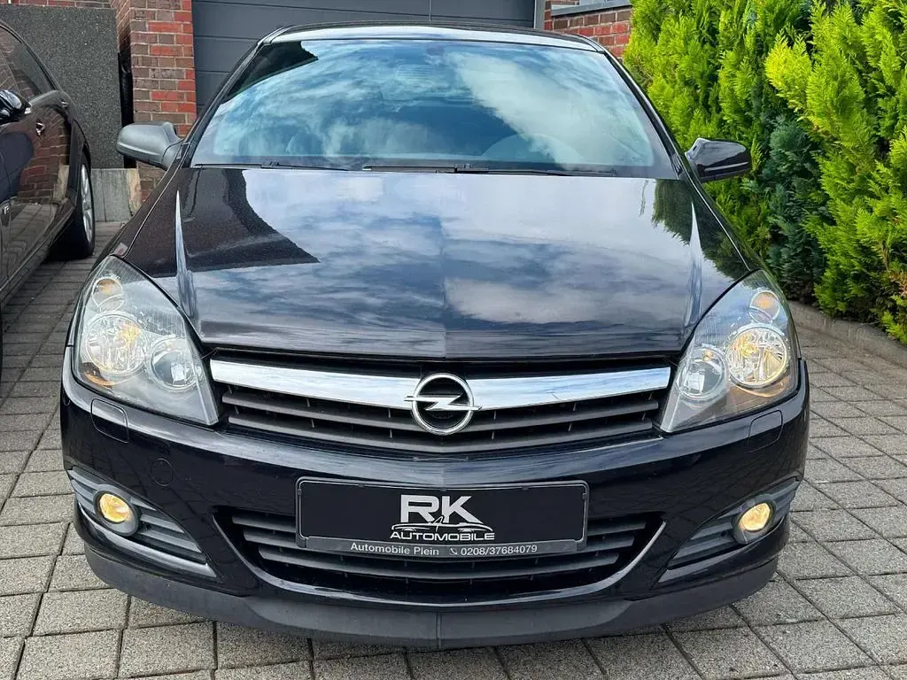 Gebraucht Opel Astra GTC Sport 105 PS (77 kW) 2005 Saphirschwarz mi2 Coupé