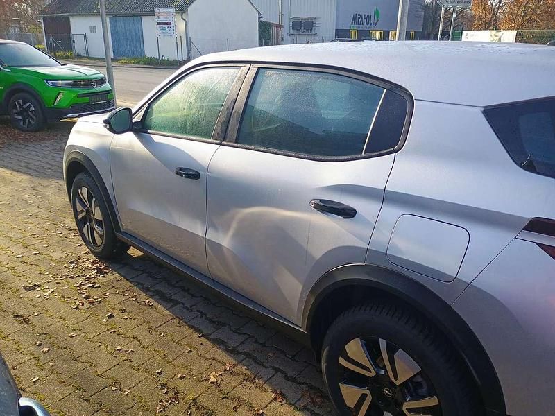 Neu Opel Frontera Edition 101 PS (74 kW) 2025 Kristallsilber SUV