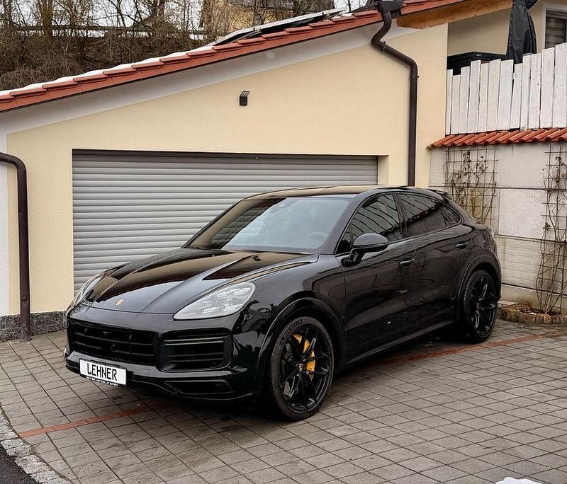 Gebraucht Porsche Cayenne Turbo Sport 549 PS (403 kW) 2020 Schwarz SUV
