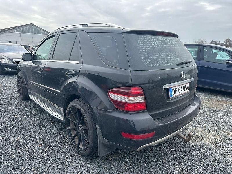 Gebraucht Mercedes ML320 224 PS (164 kW) 2009 Schwarz SUV