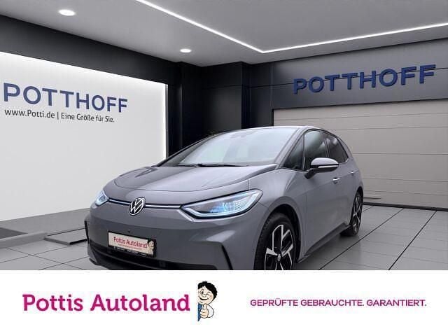 Grau Gebraucht 2024 VW ID.3 Pro Kleinwagen | 33.477 € (Fairer Preis) - Bild 1/4