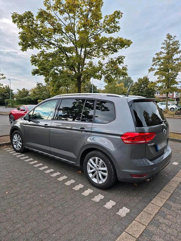Gebraucht VW Touran 150 PS (110 kW) 2016 Grau Van / Kleinbus