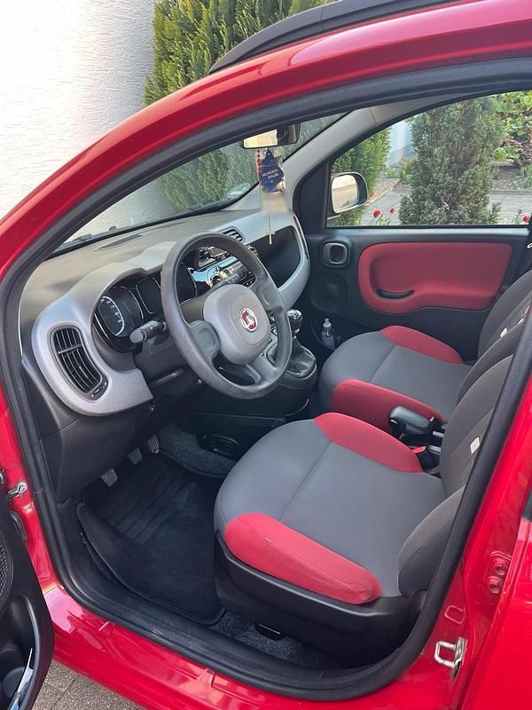 Używany Fiat Panda 69 KM (50 kW) 2013 Czerwony Hatchback
