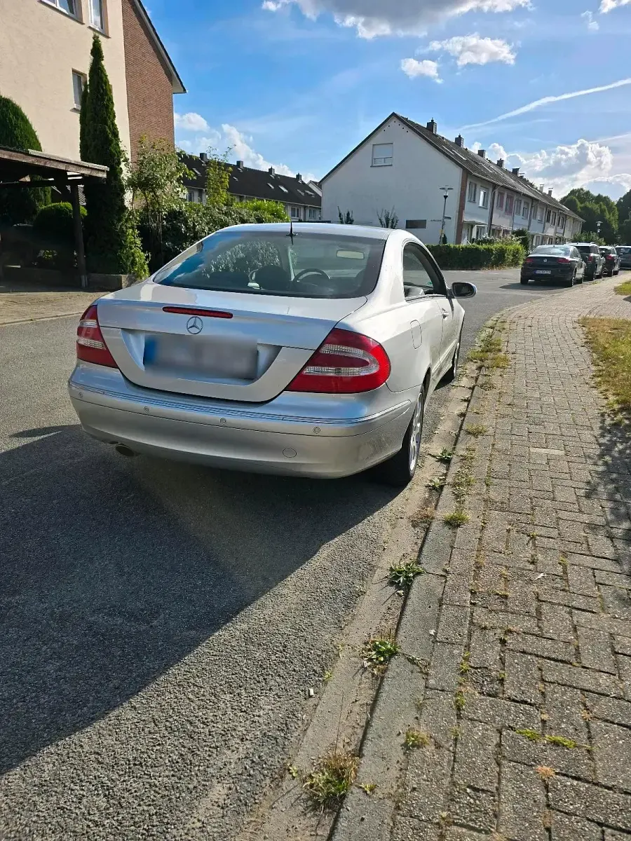 Gebraucht Mercedes CLK240 170 PS (125 kW) 2002 Silber Coupé
