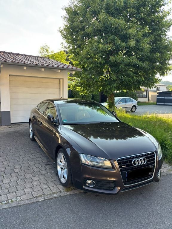 Braun Gebraucht 2010 Audi A5 Sportback Ambiente Limousine | 8.190 € (Guter Preis) - Bild 1/4