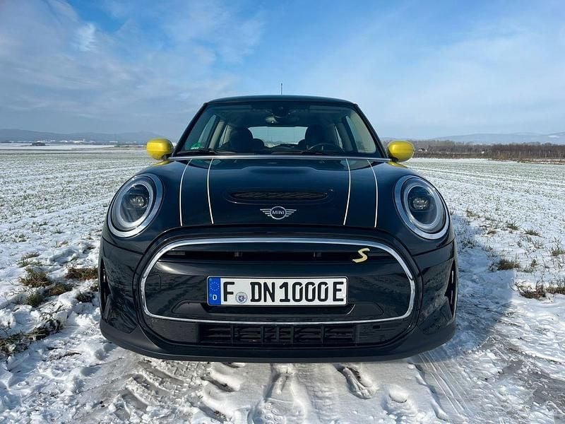 Gebraucht Mini Cooper SE Classic 135 kW (184 PS) 2023 Schwarz Kleinwagen