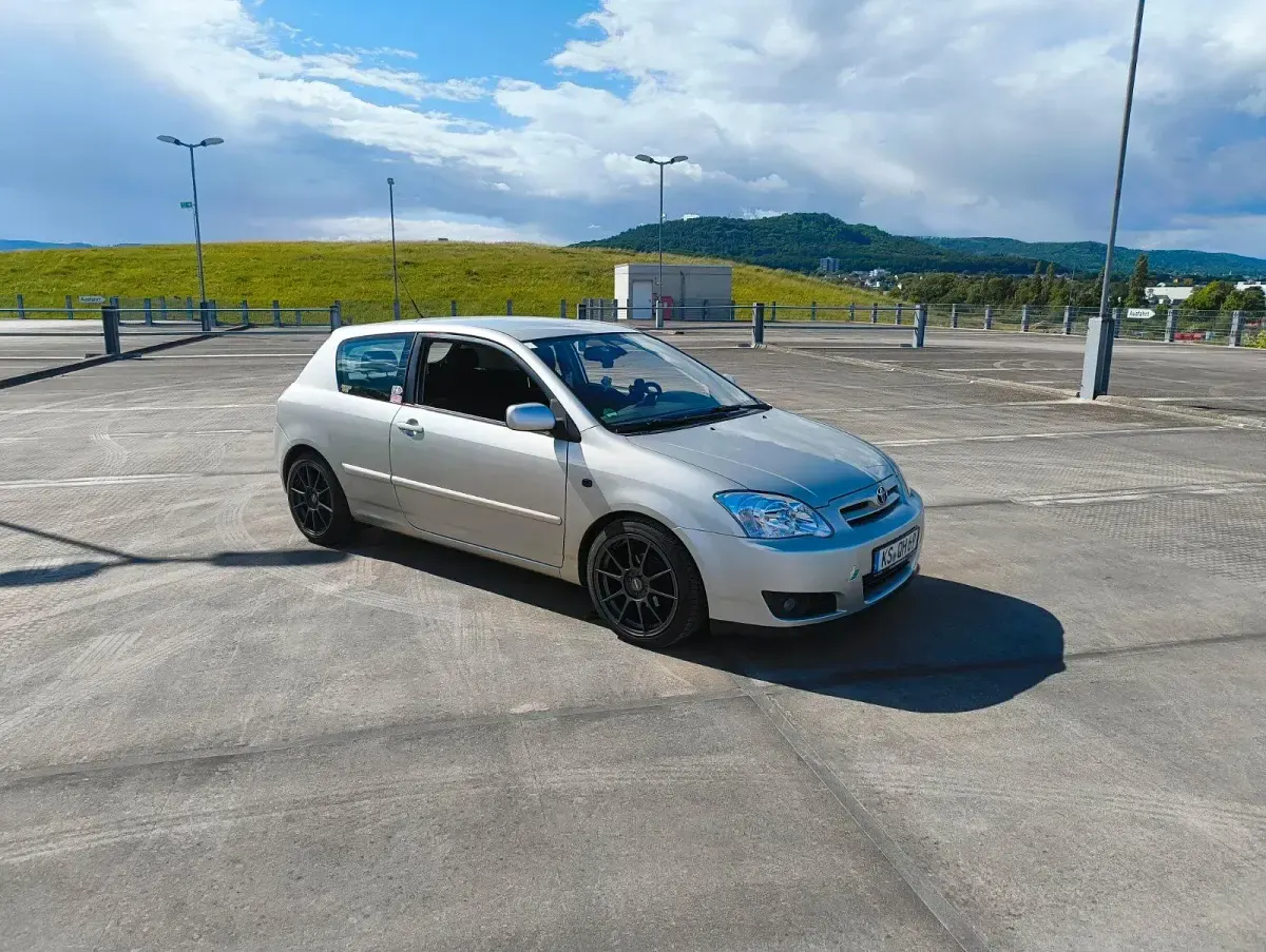 Gebraucht Toyota Corolla 97 PS (71 kW) 2005 Silber Limousine