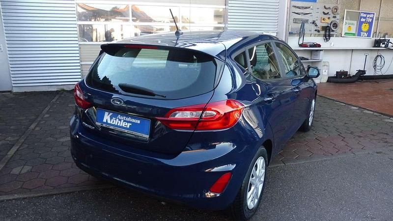 Gebraucht Ford Fiesta Cool & Connect 101 PS (74 kW) 2019 Blazer blau Limousine
